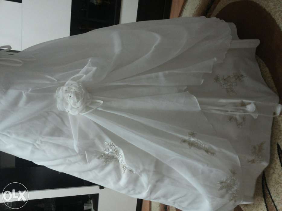 Vand rochie mireasa