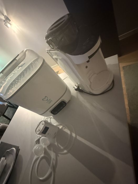 Vând set de produse pentru bebeluși EasyCare Baby, în stare foarte bună, aproape noi, foarte bine întreținute.