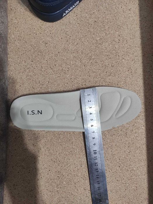 Продам полуботинки на мальчика