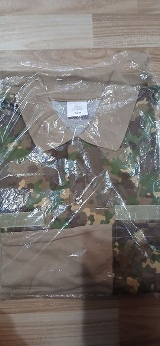 Tinuta militara  marimea 52