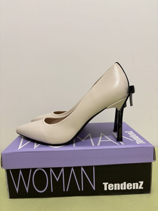 Кадифена черна рокля- коледен тоалет