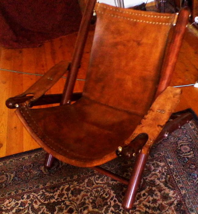 Стильное кресло. Натуральная кожа, дерево.Венгрия.