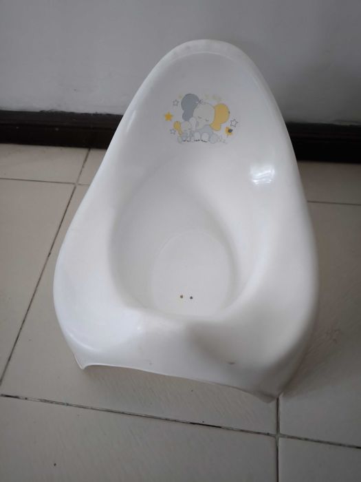 Бебешки шезлонг, детски леген вана за къпане, пеещо гърне