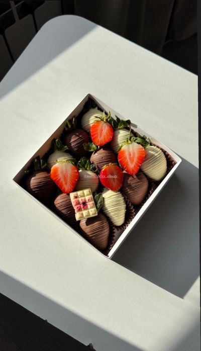 Клубника в шоколаде Алматы