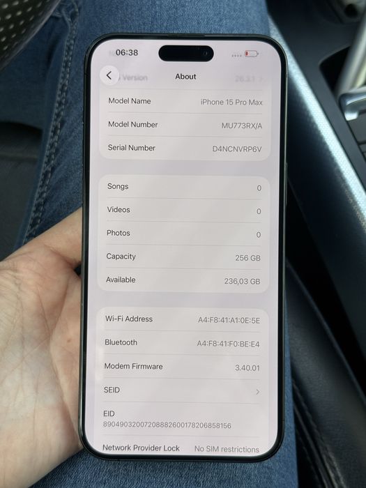 iPhone 15 Pro Max 93% baterie