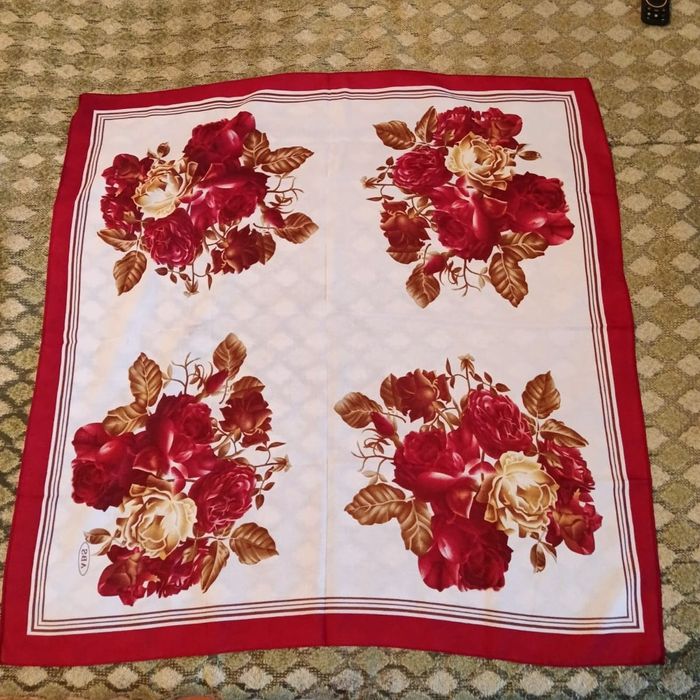 Платки!  Платки.