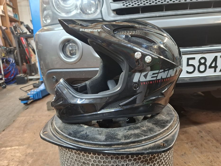 Детска каска за мотор