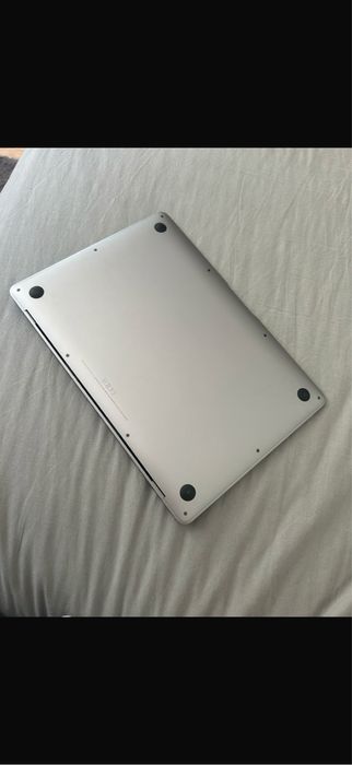 Macbook air 13 inch 8 Ram 128 Gb