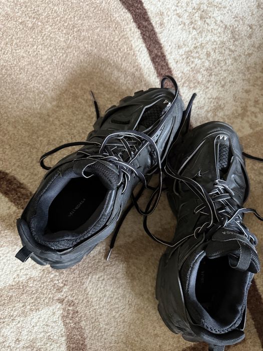 balenciaga track