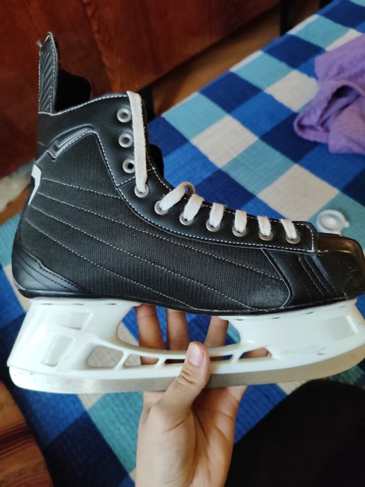 СРОЧНО продам коньки