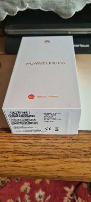 Vând Huawei p 30 pro,8 gb memorie ramai 128 gb stocare