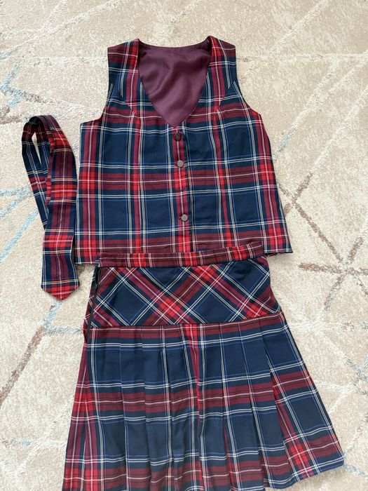 Продам школьную форму на девочку