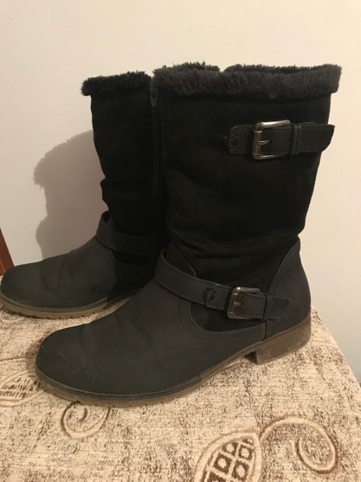 Дамски черни ботуши от велур