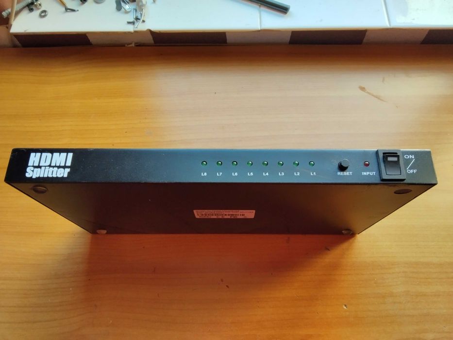 голям 8 канален HD сплитер за части