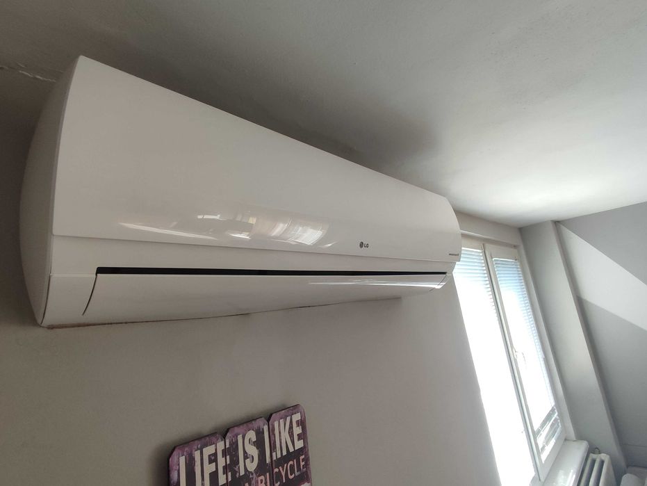 Продавам климатик LG P18EL в отлично състояние