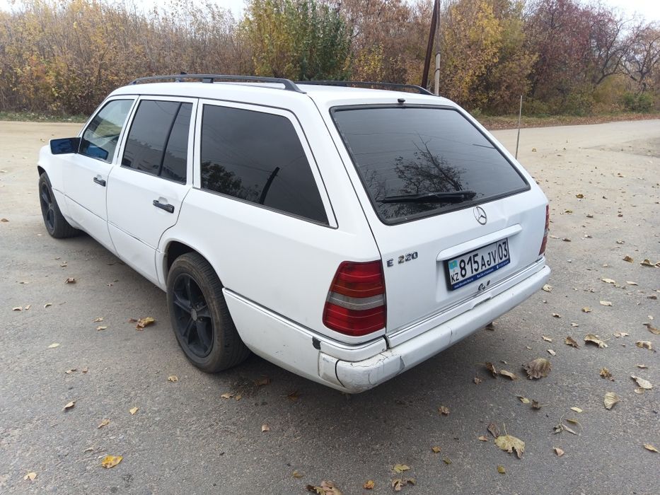 Продам машину Мерседес 124