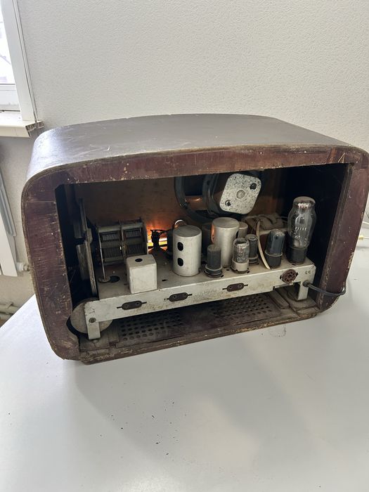 Продам радиоприемник СССР