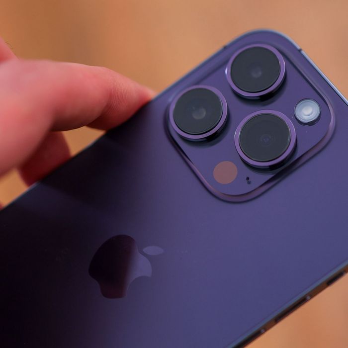 Iphone 14 pro purple
