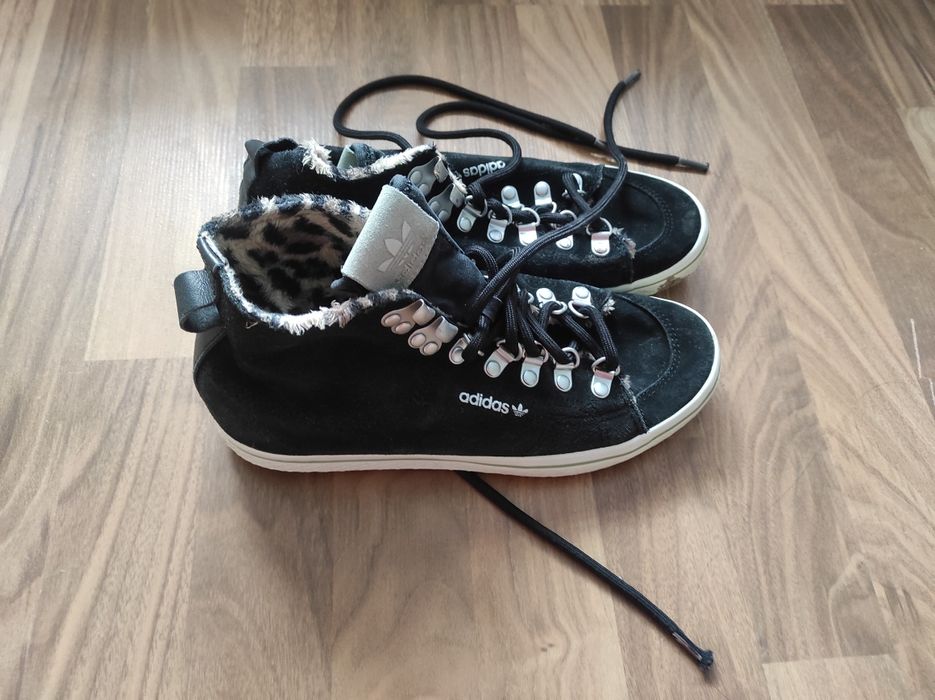 Разпродажба на запазени обувки