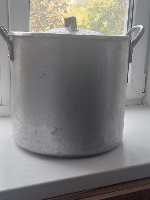 Продам кастрюлю алюминий
