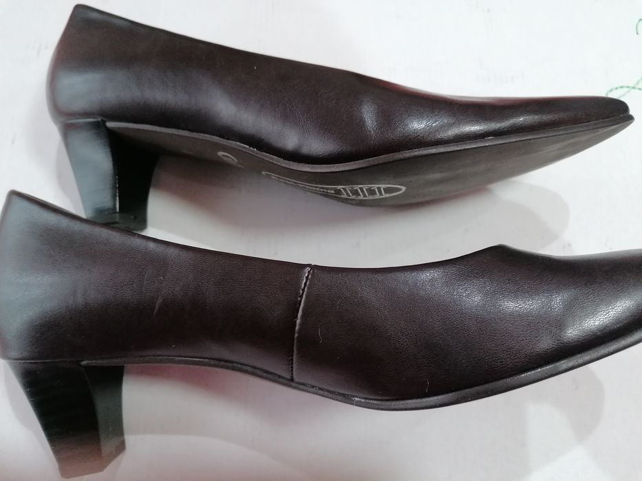 Vând încălțăminte pt femei