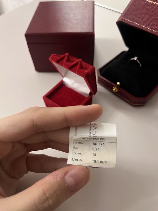 Кольцо cartier с бриллиантом