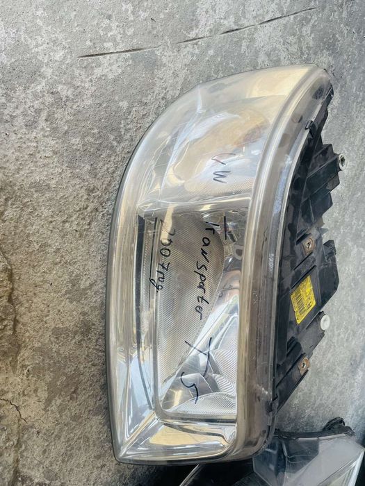 Десен фар за VW Transporter T5 (2007)г.