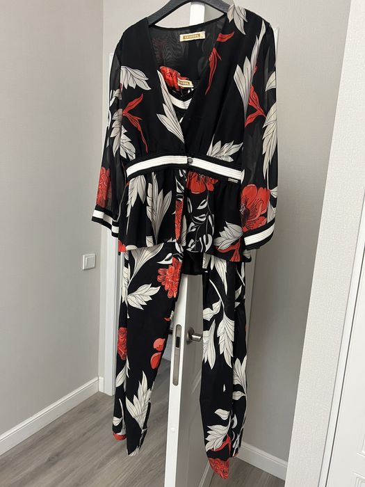 Брючной костюм