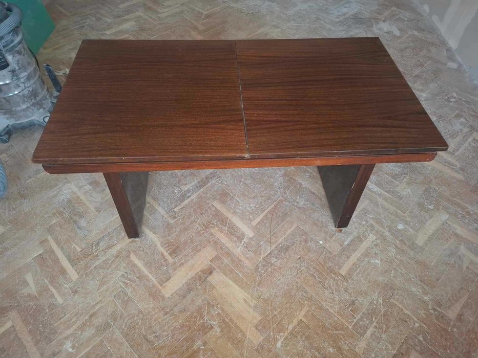 Холна разтегателна маса