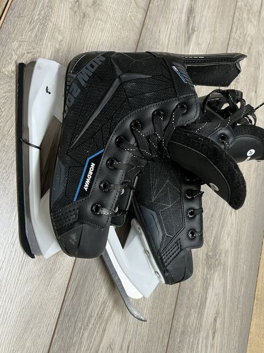 Коньки хоккейные