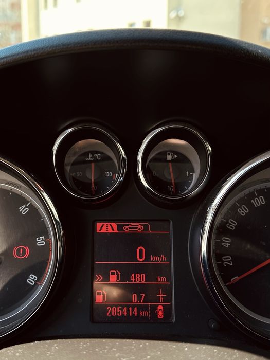 Vând Opel Astra J Sports Tourer