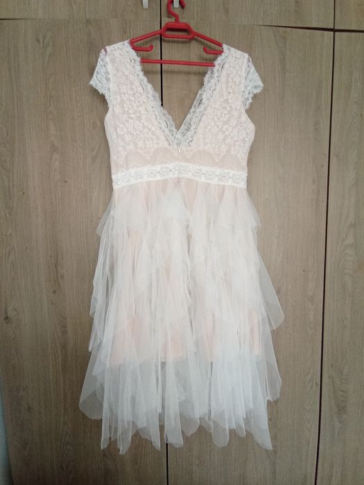 Rochie elegantă cu dantela