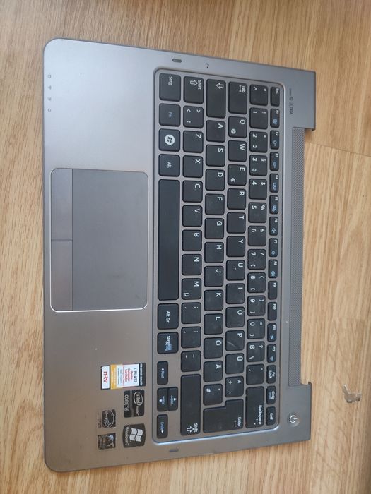Palmrest + Tastatura Laptop Samsung NP530U3C NP530U3B NP530 NP535