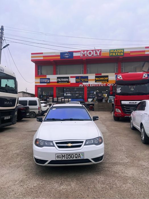 Nexia 2  1.6 sotiladi