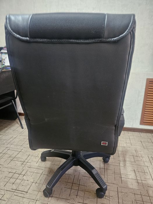 Продам кресло офисное