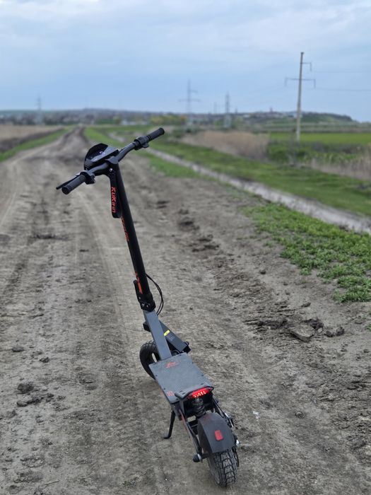 Trotinetă Electrică KuKirin G2 - Model Nou, Suspensii Off-Road, Ca Nouă
