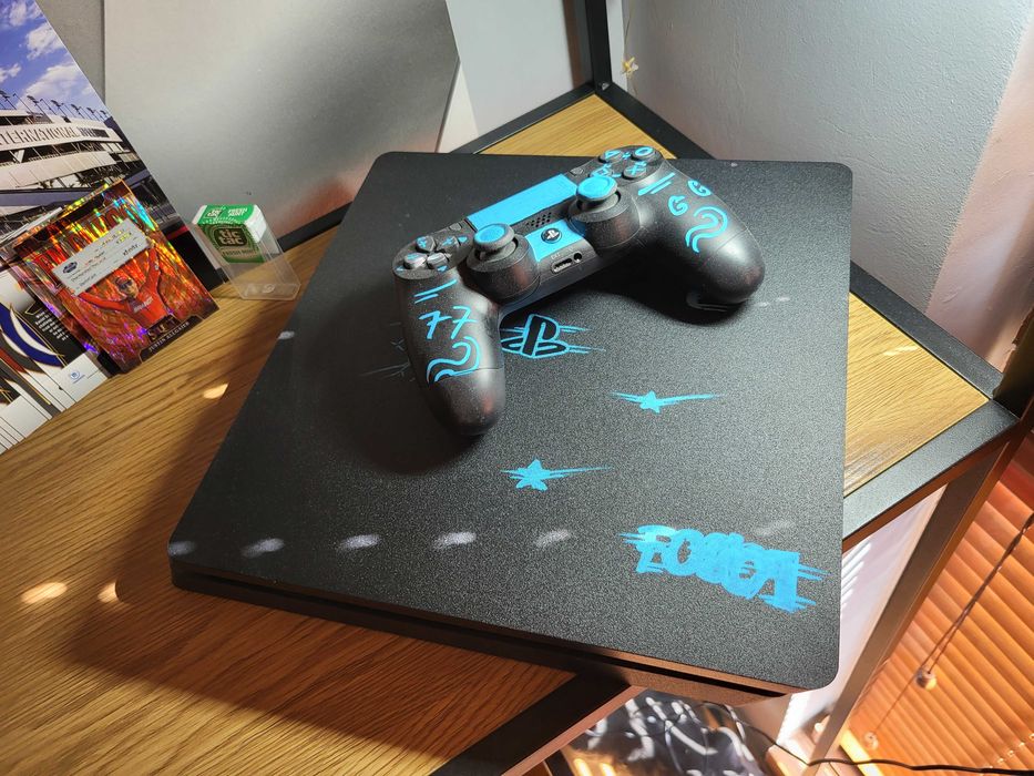 Playstation 4 със джойстик!