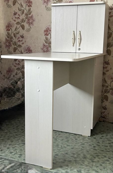 Продам стол для маникюра