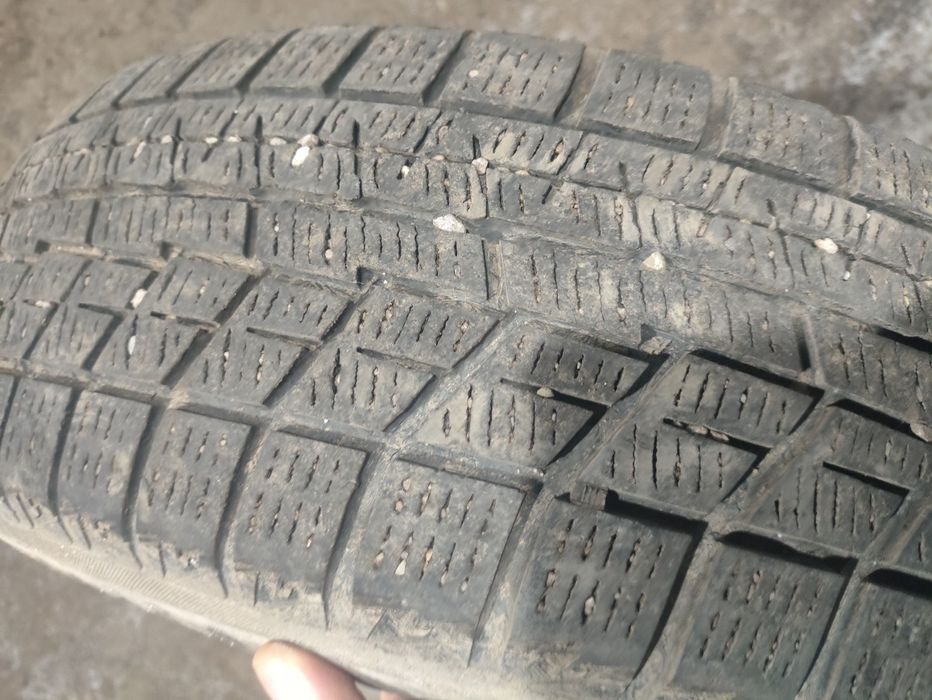 Продам зимние шины 175/65/14