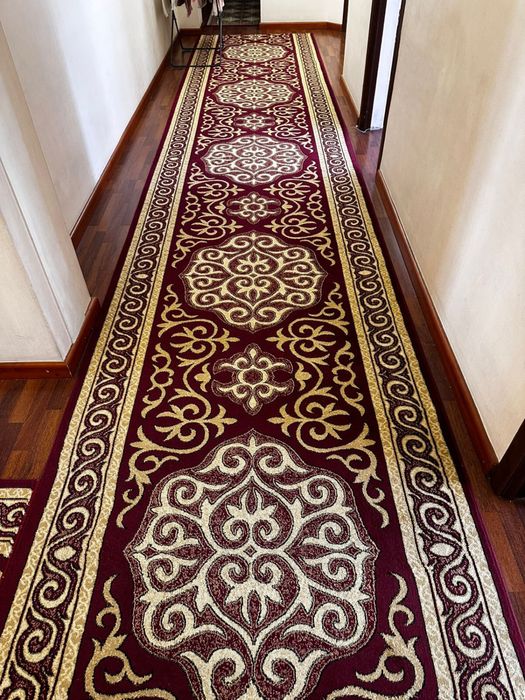 Продам ковровые дорожки в коридор 15 и 10 тысяч