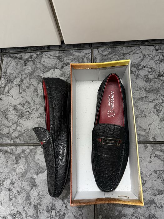 Vand pantofi negrii piele