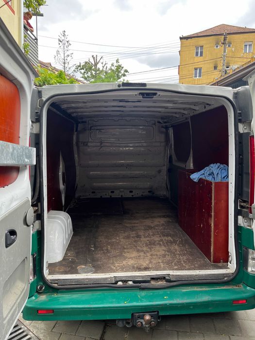 Dubă Marfă 3.5T Sibiu — Mutări, Livrări & Colaborări