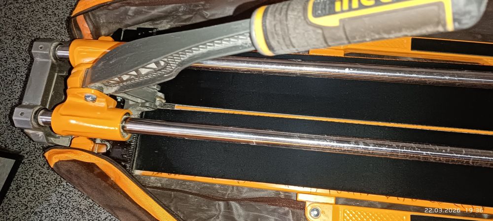 Продаю плиткорез INGCO 1200мм