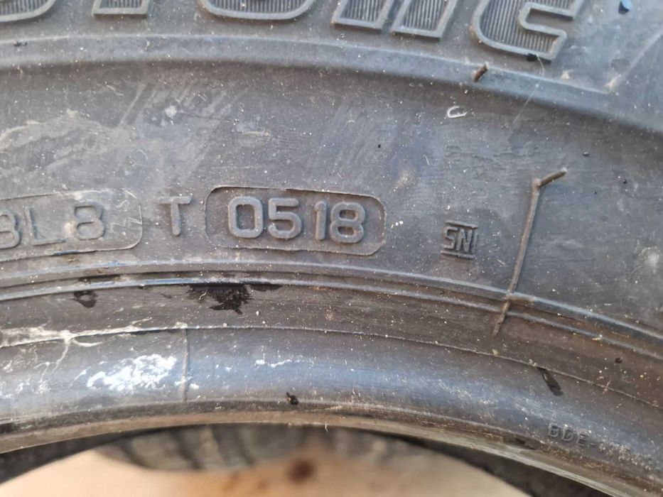 4 Bridgestone R15C 215/70 Летни бусови гуми  DOT0518