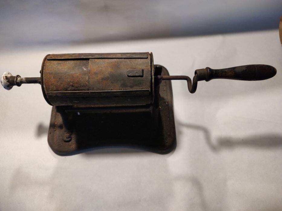 Prăjitor de cafea manual vechi