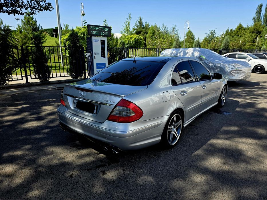 Mercedes benc 63 AMG 211