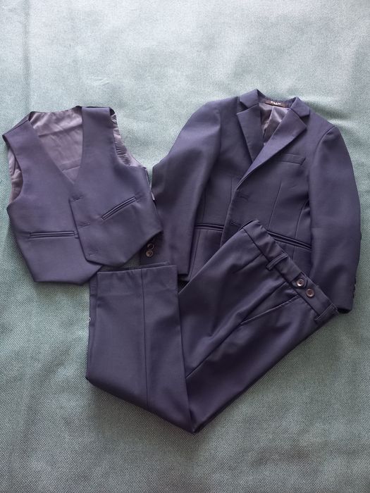 Костюм темно-синий на мальчика