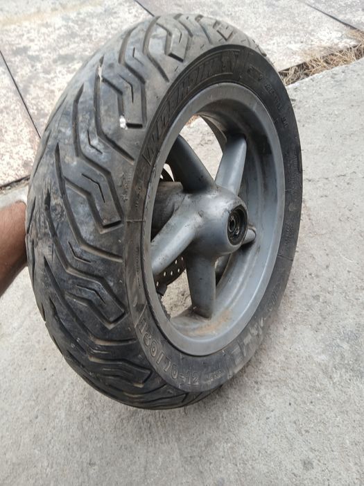 Гума за скутер 130/70/12.  Michelin
