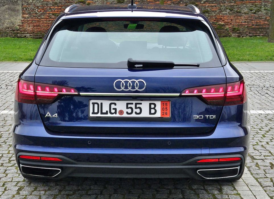 Audi A4 FACELIFT 2021 / 2.0 TDI MHEV / Virtual Cockpit / Faruri + Stopuri Matrix LED / Navigatie HIGH / TVA DEDUCTIBIL