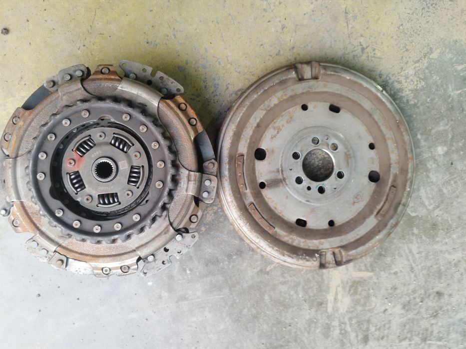 Моховик и диск сцепления.